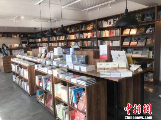 平遙國(guó)際電影展開(kāi)幕日山西首家電影主題書店亮相