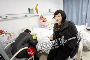 病床前，宋女士講述事發(fā)經(jīng)過(guò)。