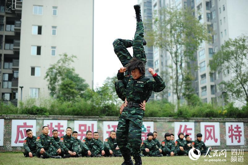 訓練場上的警營女兵。（圖片由四川武警涼山支提供）